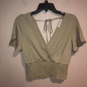 Paper Crane Green Cropped Fluttered Short Sleeve Smocked Waist Top Blouse Sz M